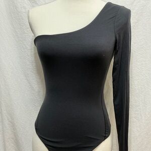 Lululemon One Sleve Off The Shoulder Bodysuit Black